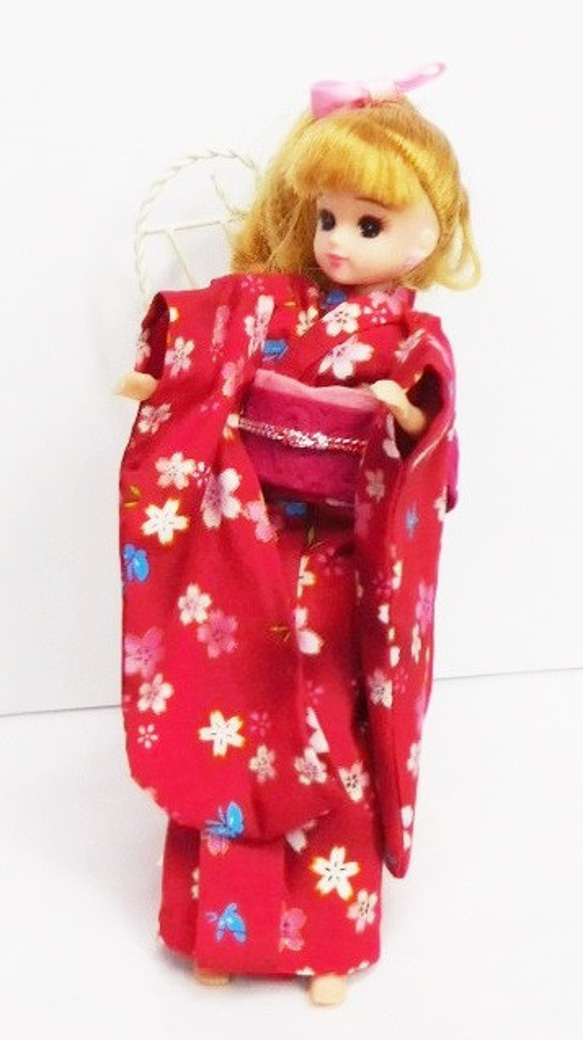 【リカちゃん用着せ替え服】花柄の着物・桜柄・赤系・振袖・帯セット 2枚目の画像