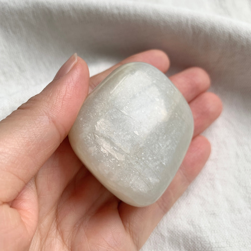 ホワイトムーンストーン タンブル A その他置物 SAKURA STONE 通販 