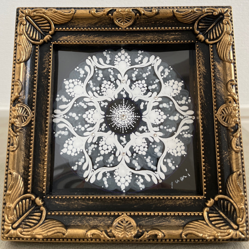 曼陀羅　マンダラ　額入り　mandala　版画❔　絵？ 曼荼羅アート 「誕生」 9センチ角 絵画 ゆみ 通販 14352288
