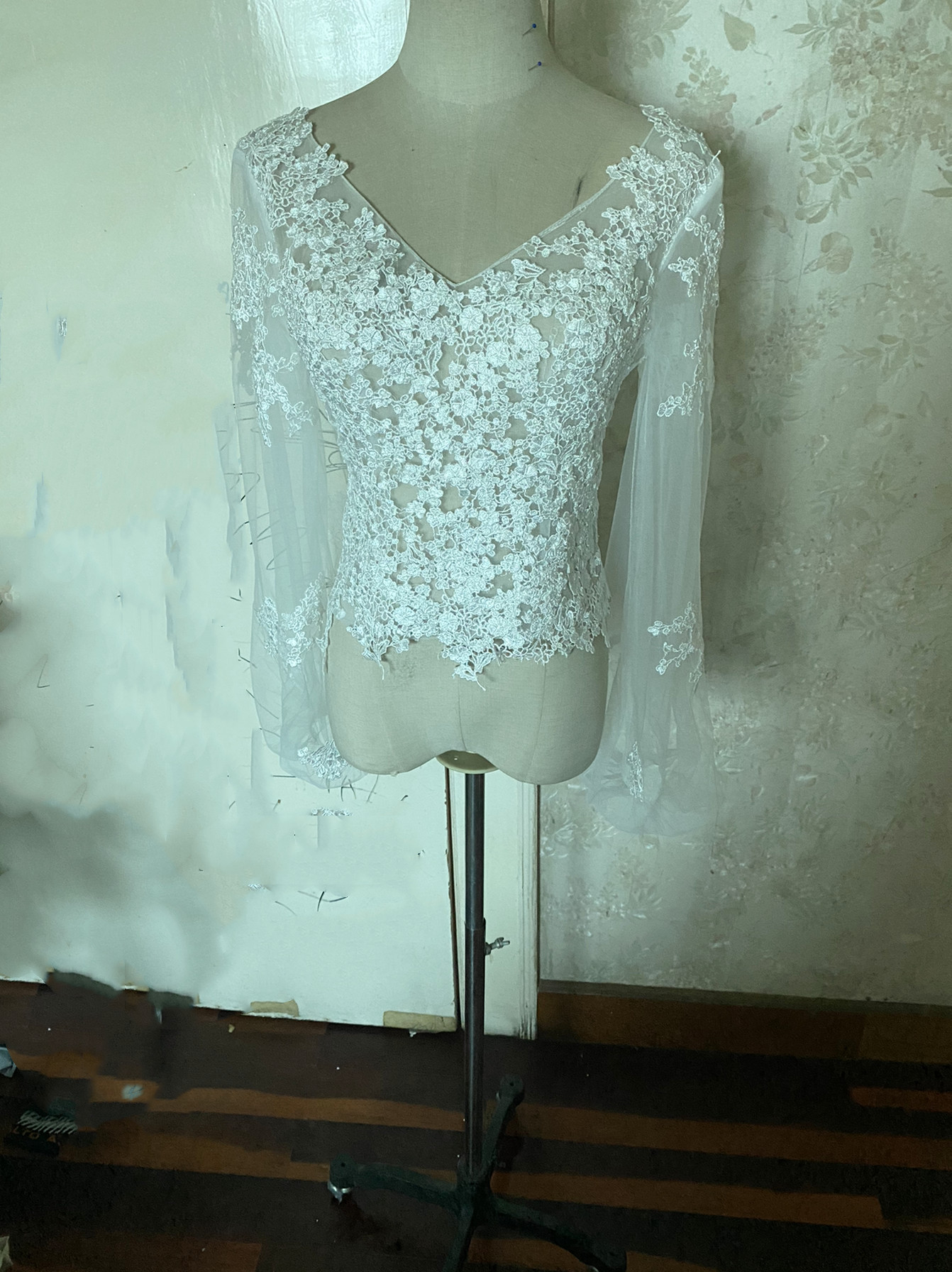 ウエディングドレス ボレロ 3D立体レース刺繍 Vネックドレス 長袖 結婚  