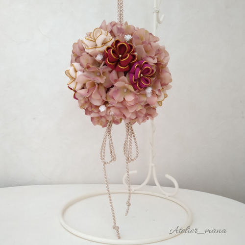 和装 アーティフィシャルフラワーとつまみ細工のボールブーケ