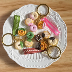 草莓甜甜圈鑰匙圈 第4張的照片