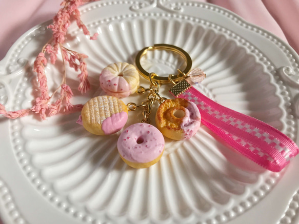 草莓甜甜圈鑰匙圈 第3張的照片
