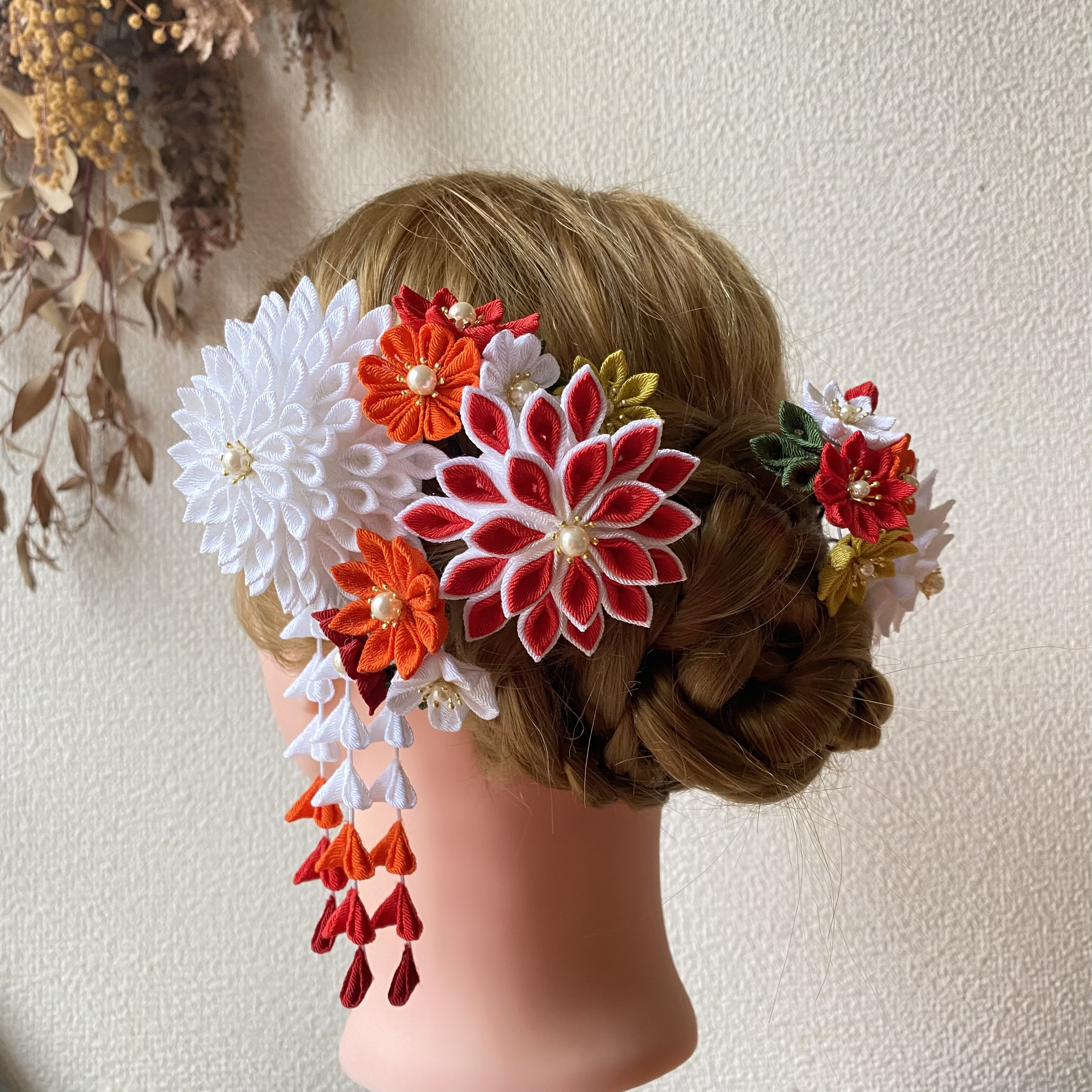 つまみ細工 色とりどりの花かんざし（つまみ細工 作り方・花の組み方』） 