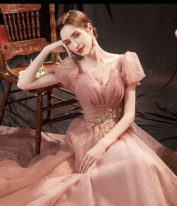 【エンジェルウェディングドレス】ピンク　花嫁　ウェディング　トーストドレス　宴会年次総会公演　ウェディングイブニングドレ 1枚目の画像