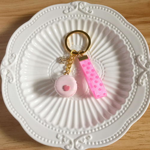 Y*。様 ピンクマカロンちゃんの編みぐるみキーホルダー〇 ラブブ Labubu ぬいぐるみキーホルダー ぬいぐるみ マカロン