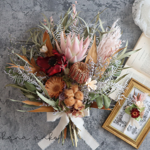 バンクシアとパームフラワーのドライアンティークウエディングブーケ
