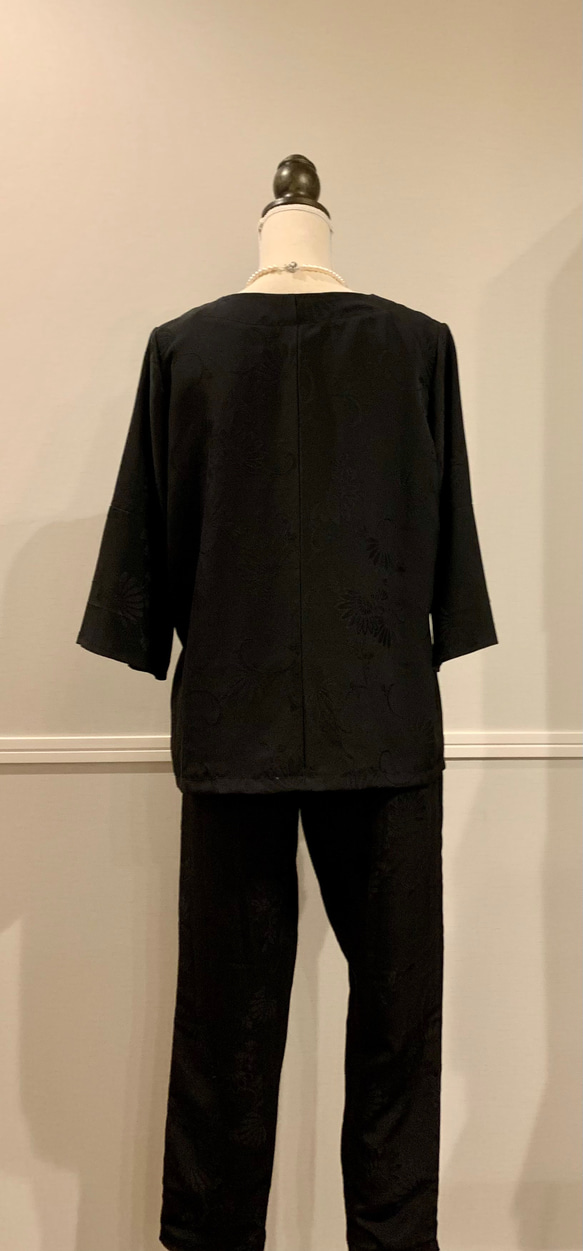 ✴︎✴︎✴︎着物リメイク✴︎黒留袖のパンツセットアップ✴︎✴︎✴︎ 4枚目の画像