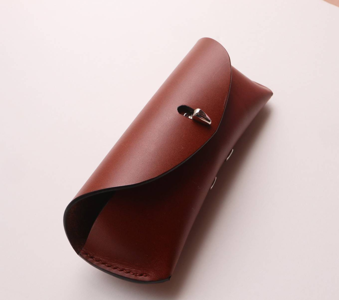 受注製作　イタリアンレザーのメガネケース メンズ　牛革　眼鏡入れ　一枚革