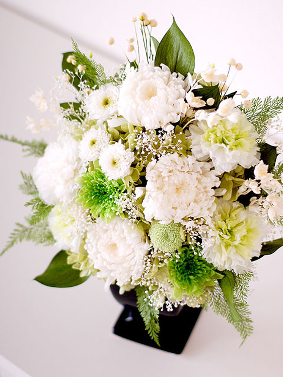 【仏花】白＆グリーンの正統派豪華仏花【供花】 2枚目の画像