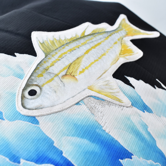 『スジミゾイサキくん』和服地とデニムのお魚ショルダーバッグ（サコッシュ） 5枚目の画像