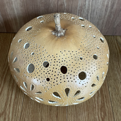 かぼちゃのような珍しい形のひょうたんランプ 3枚目の画像