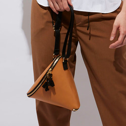 wmg. Triangle small leather bag / brown 3枚目の画像
