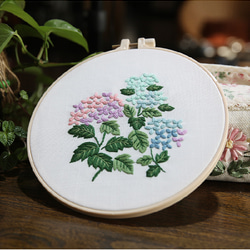 作家さん　布花　花冠　イニシャル刺繍セット ピンクッション 花冠 パープル〜『yulaの刺繍 草花の処方箋