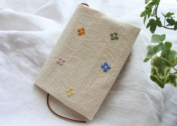 彩花　刺繍　文庫本　ブックカバー　 6枚目の画像