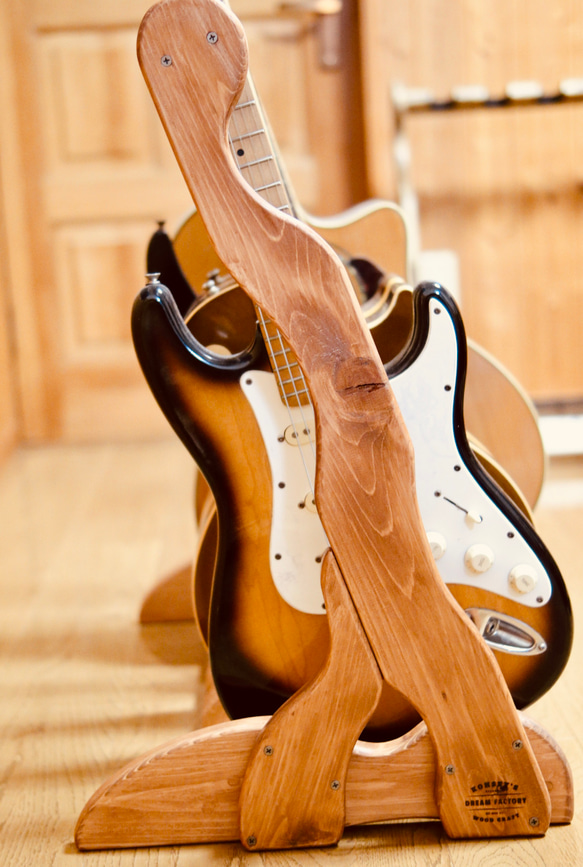 【24時間以内に発送】手作り木工　木製ギタースタンド （チーク）６本掛け 5枚目の画像