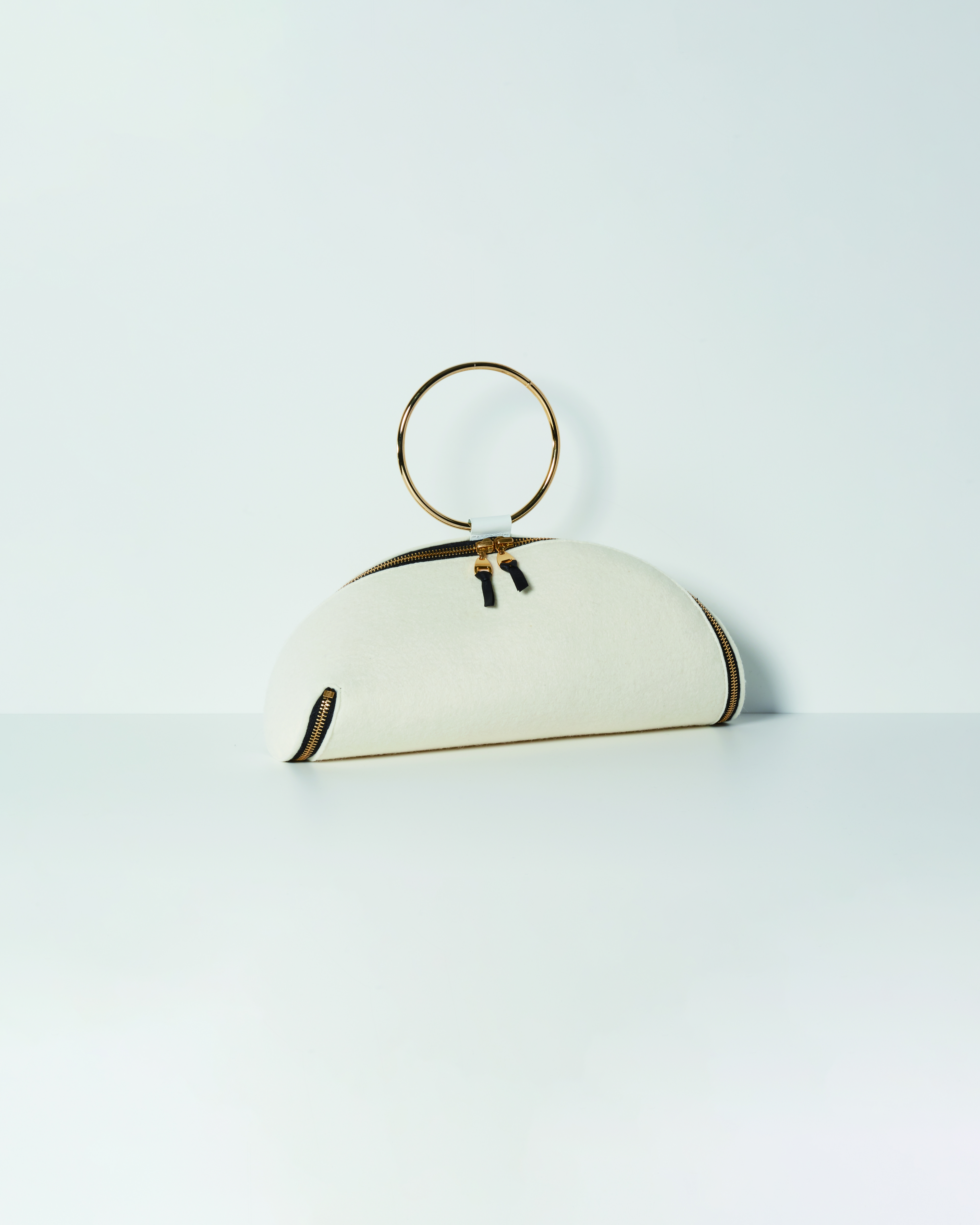 wmg. Thick felt clutch bag / white 14,850円