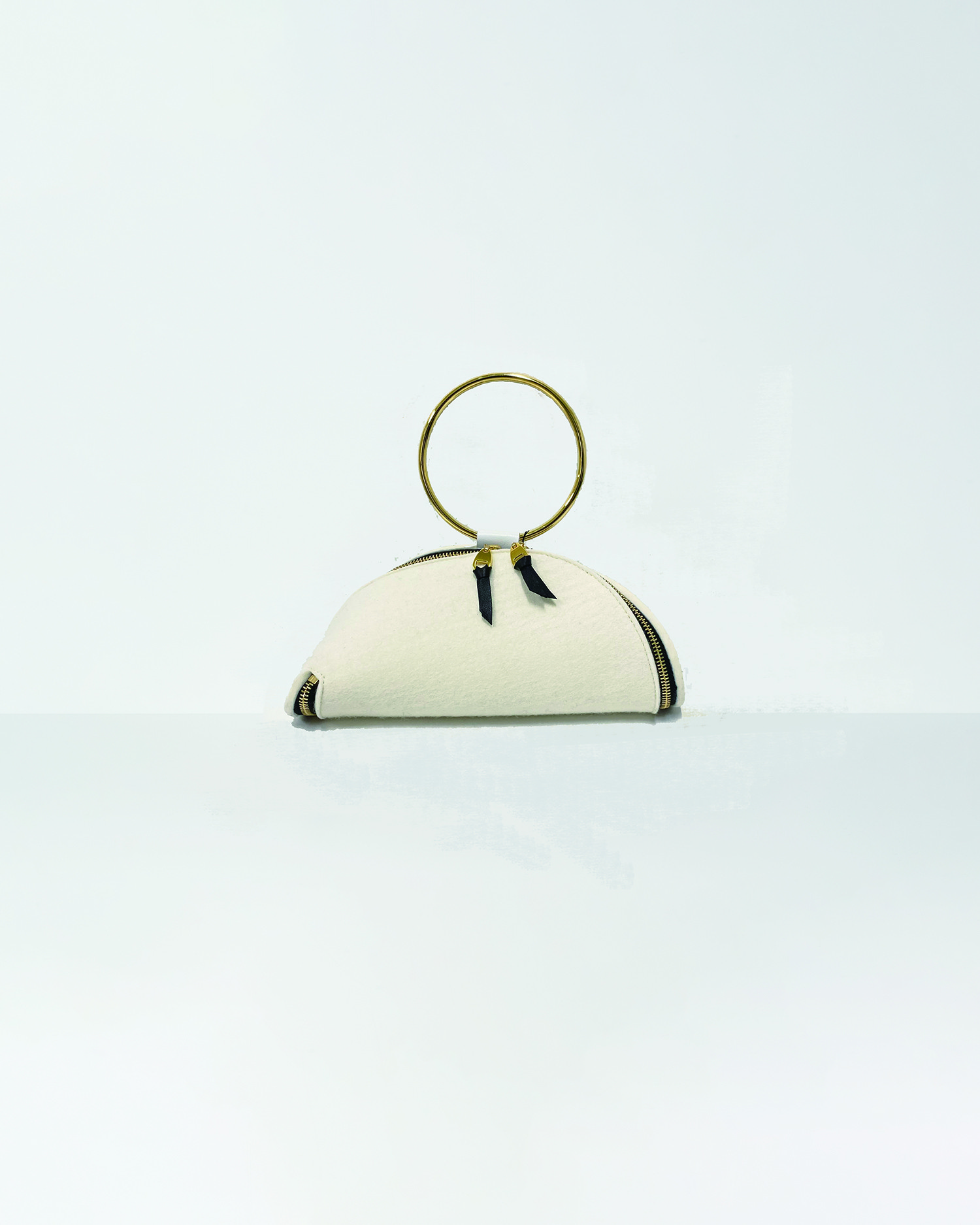 wmg. Thick felt small clutch bag / white