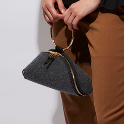 wmg. Thick felt small clutch bag / white 3枚目の画像