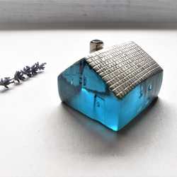 ガラスの家　置物　ブルー クリア　銀彩屋根 5枚目の画像