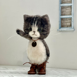 キジシロ猫の人形 羊毛フェルト ねこ　ぬいぐるみ 2枚目の画像