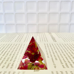 きらめくクリスタルハーバリウム〜led rose〜pyramid type 3枚目の画像