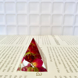 きらめくクリスタルハーバリウム〜led rose〜pyramid type 4枚目の画像