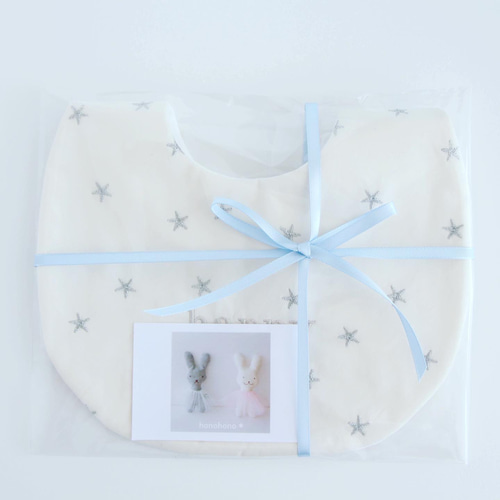 【名入れオーダー】星空と流れ星のきらきら刺繍スタイ 名入れオーダー】星空と流れ星のきらきら刺繍スタイ