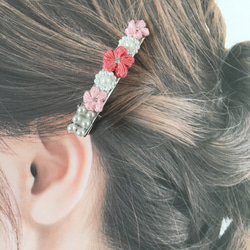 お花のヘアクリップ 2枚目の画像