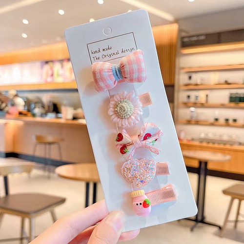 ベビーヘアクリップ ヘアピン 赤ちゃんヘアクリップ ハンドメイド 4点セット* ベビーヘアクリップ ベビーヘアピン 赤ちゃんヘア