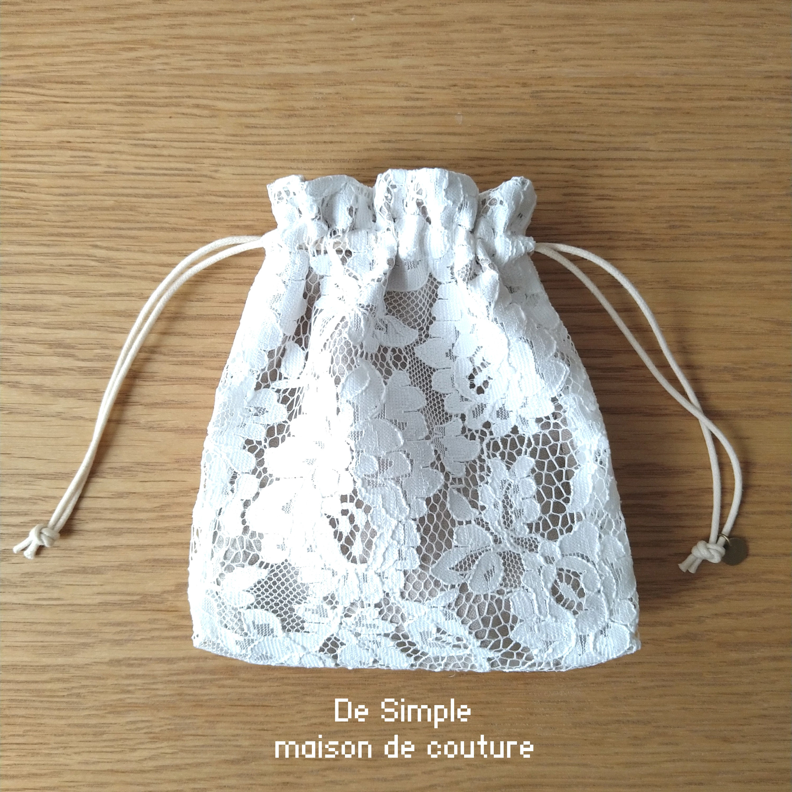 2308-2 手のひら巾着サシェ 香り袋 綿麻 レース ローズ刺繍 オレンジ 2308-2 手のひら巾着サシェ 香り袋 綿麻 レース ローズ刺繍 オレンジ