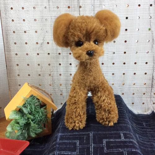 ぬいぐるみのような羊毛フェルトのトイプードル(レッド) 羊毛 ぬいぐるみのような羊毛フェルトのトイプードル(レッド) 羊毛