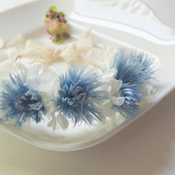 ペット用アクセサリー　青のシルバーデイジーの花かんむり 4枚目の画像