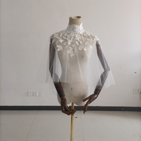 エレガント トップス ケープ風ボレロ　ウエディングドレス 咲き誇る透け花レース