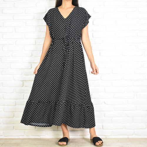 再販 クラシカルなドット柄Vネックワンピース ブラック