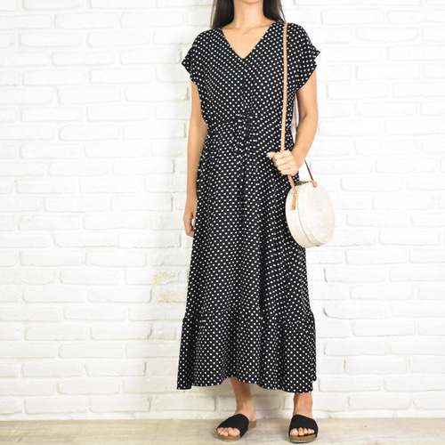 CHICWISH★ドット柄Vネックラッフルワンピース 2色☆ 再販【大きいサイズ】クラシカルなドット柄Vネックワンピース