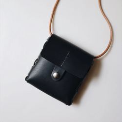 本革 フラットミニショルダー レザーバッグ サコッシュ レザー