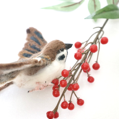 【羊毛フェルト】雀　鳥　羽広げ 羊毛フェルト】雀 鳥 羽広げ