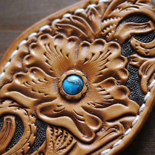 レザーカービング／モーテルキーホルダー・ネットトルコ石・インレイ