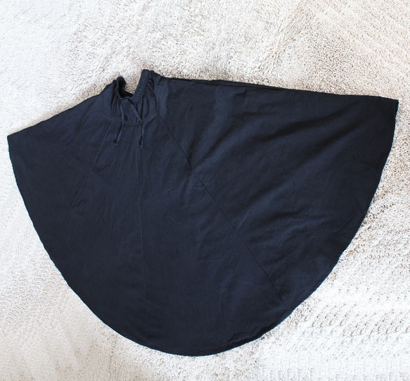 大尺寸 * 任何服裝 [自由排列裙子] 售出超過 1500 件 * 圓形裙子 * 黑色 第17張的照片