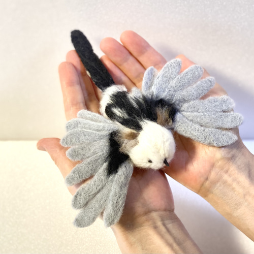 シマエナガ　１羽　ポンポン　ダルマ毛糸 シマエナガ 1羽 ポンポン ダルマ毛糸