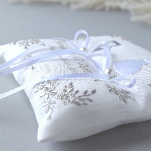 名入れ】刺繍のリングピロー | シルバーグレー | ナチュラル
