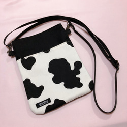 牛柄スマホショルダーバッグ ≪OUTLET≫<はっ水加工>アニマル柄スマホショルダー(COW): ALL