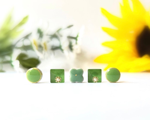 ハンドメイド 透明緑色 ティーポットイヤリング ハンドメイド 透明緑色 ティーポットイヤリング ハンドメイド 透明緑色