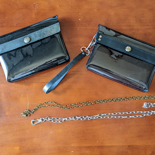 良品　シャネル　ココマーク　クリア　ビニール　クラッチバッグ　ポーチ　ブラック 良品 シャネル ココマーク クリア ビニール クラッチバッグ