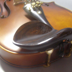バイオリン顎あてストラド型　縞黒檀 4枚目の画像