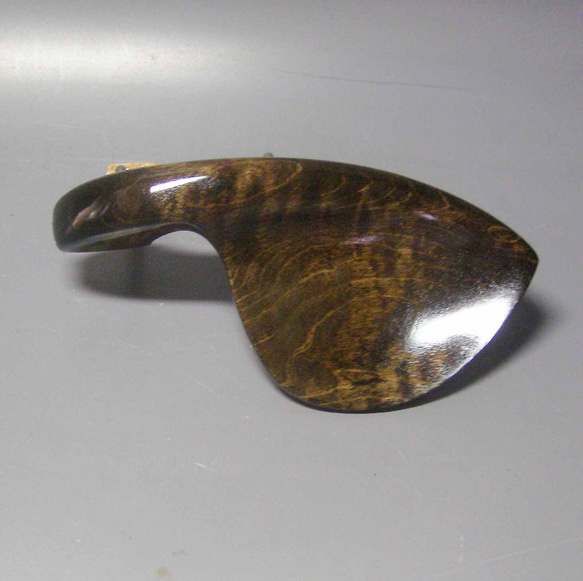 バイオリン顎当て 楓黒漆染め クローソン 工芸会正会員の製作アイテム