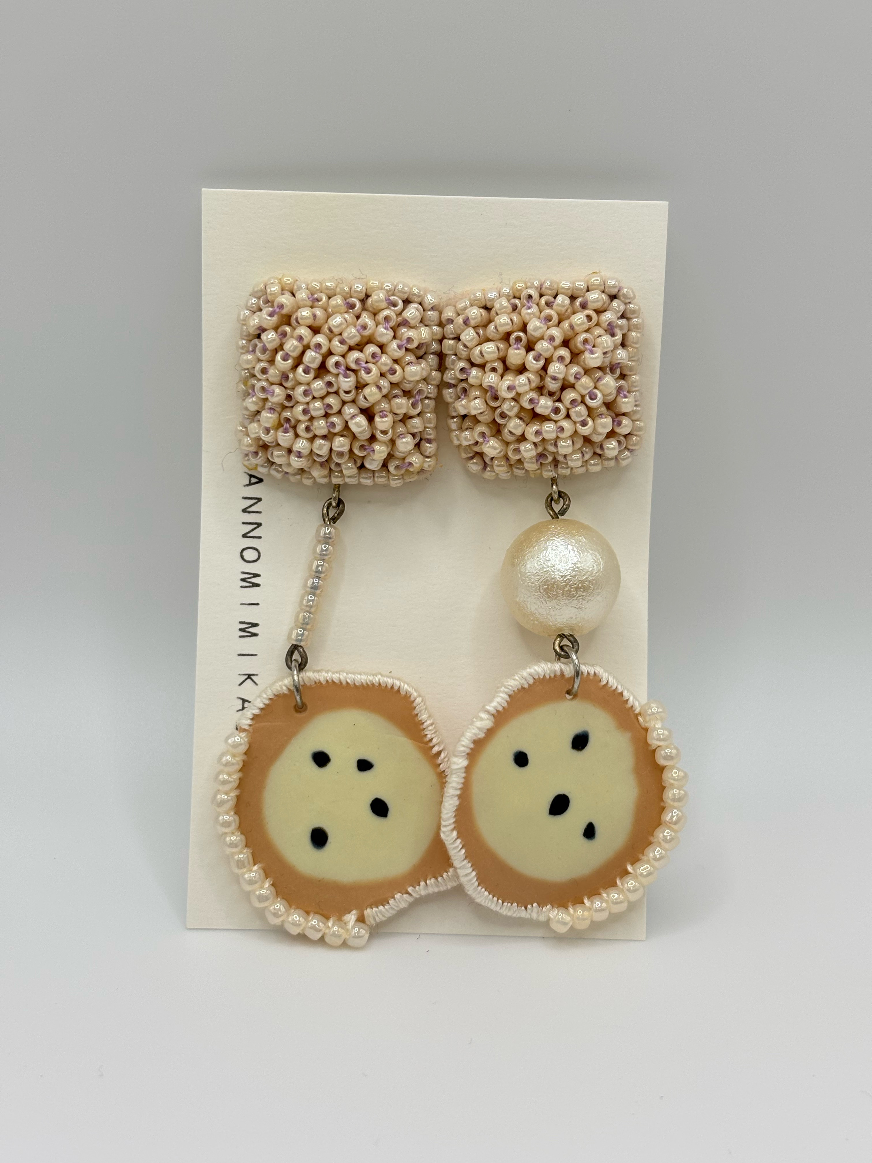 プラスチックピアス/ビーズ刺繍ピアス/個性的ピアス