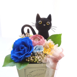花と猫 (ブルー系)プリザーブドフラワーアレンジメント 猫  フラワーギフト 花  猫好き プレゼント お供え No.4 6枚目の画像