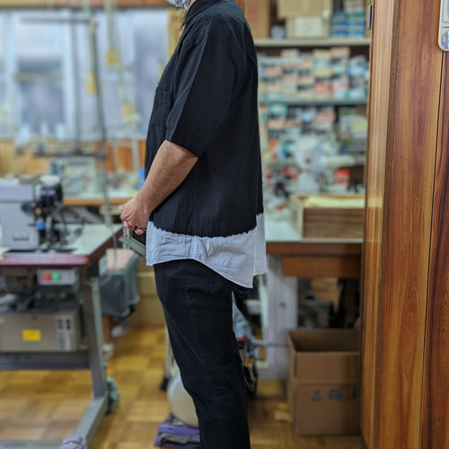 OSOCU オソク シャツ スソノコシ 知多木綿 ツムギラボ M ブラック 10-163-124_1_r.jpg?v=1718084998